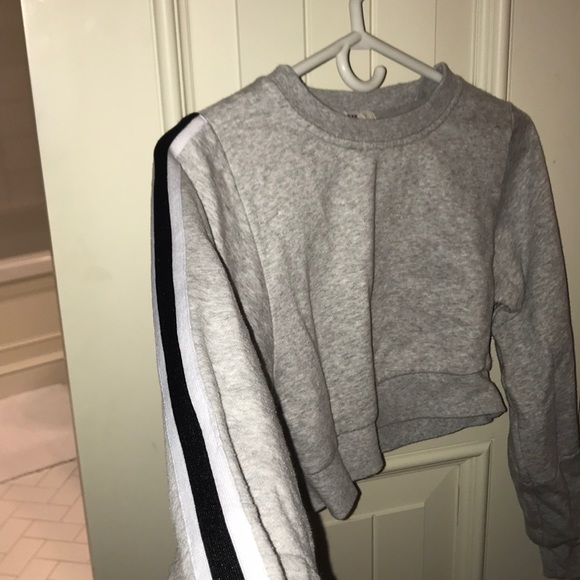 Grey Cropped hoodie with stripped sleeves - garage - Picture 3 of 3